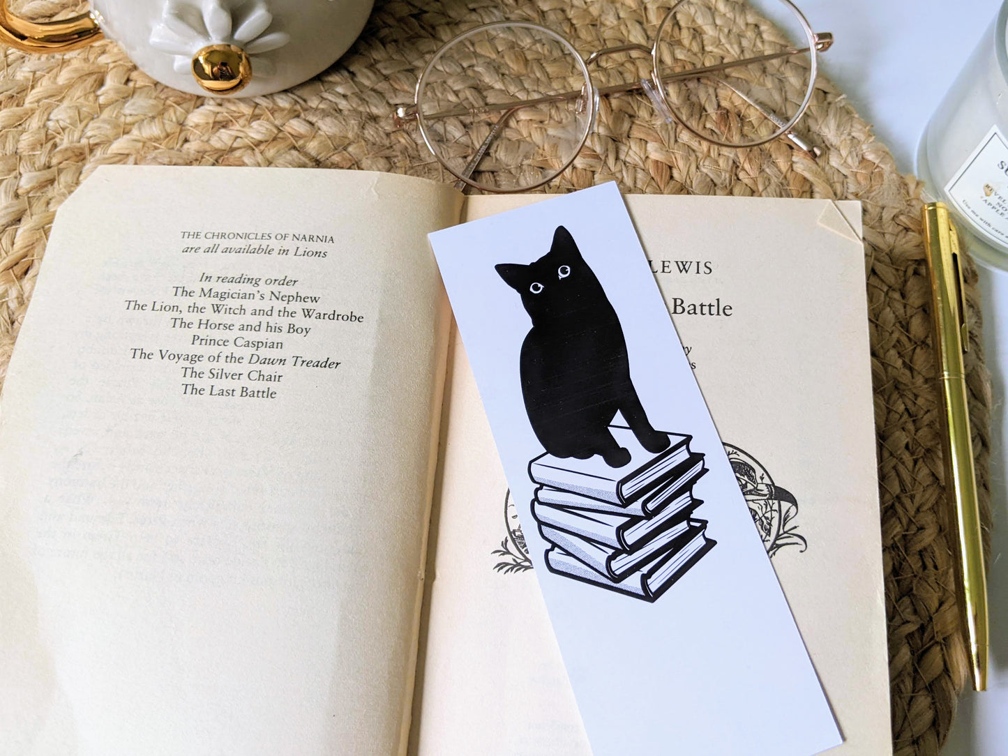 Black cat bookmark